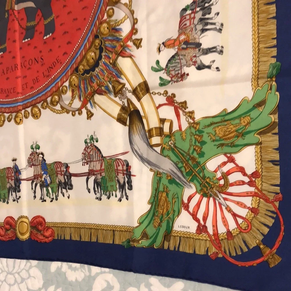 Hermès Scarf - Picture 7 of 10